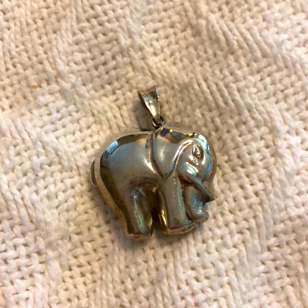 Silver Elephant Pendant